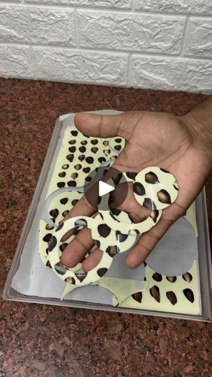 6.2M views · 61K reactions | How to make easy chocolate garnish technique #reels #cakes# viral #cakedecorating #chocolatecake #chocolate Chocolatelovers |  | Kunaal Vermaa · Milenge Hum Nahi Chocolate Cake Toppers, Chocolate Shapes, Decorator Frosting, Chocolate Garnishes, Candy Decorations, Piping Tips, Chocolate Decorations, Easy Chocolate, Chocolate Candy