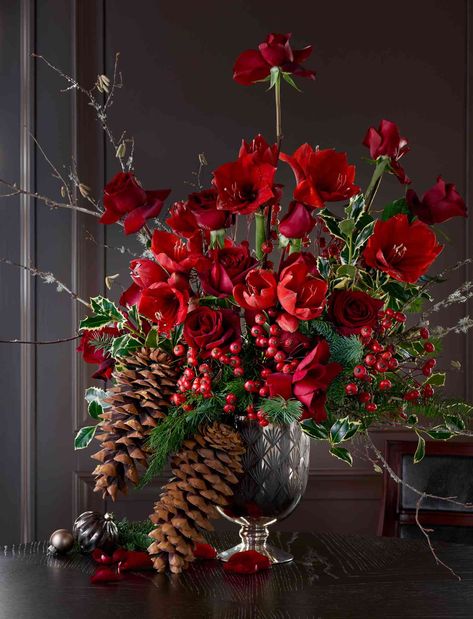 Red Winter Flowers, Outdoor Christmas Arrangements, Holiday Floral Arrangements Christmas, Hotel Lobby Christmas Decor, Christmas Flower Centerpieces, Xmas Bouquets, Holiday Centerpieces For Tables, Christmas Floral Centerpieces, Christmas Flower Arrangements Ideas