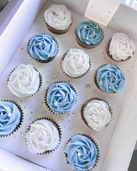 Blue And White Cupcakes Wedding, Spring Baby Shower Ideas For Boys, Blue And White Cupcakes, Blue Wedding Cupcakes, Engagement Party Desserts, White Wedding Cupcakes, Blue Sweet 16, Baby Blue Weddings, Bridal Shower Desserts