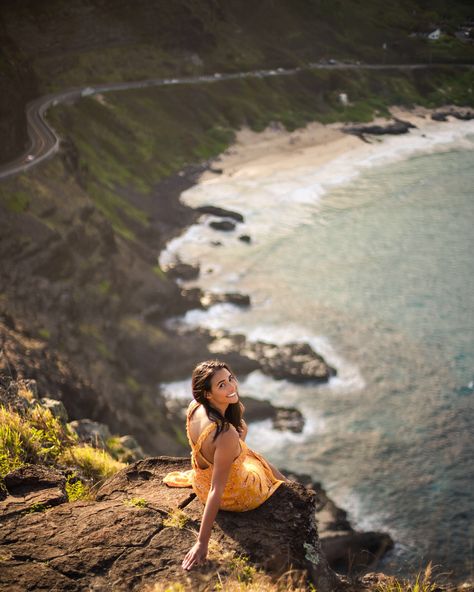 Looking Over A Cliff, Cliff Picture Poses, Beach Cliff Photoshoot, Cliff Poses, Hawaii Photoshoot Ideas, Cliff Photoshoot, Cave Photoshoot, Hawaii Photoshoot, Vacation Poses