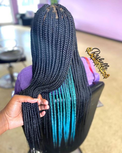 #TheSLAUGHTERGirl on Instagram: “I looove a cute peek-a-boo color 💎! OCTOBER BOOKING STILL OPEN! 💫 ⠀ 𝐁𝐨𝐨𝐤 𝐭𝐡𝐢𝐬 𝐬𝐭𝐲𝐥𝐞 𝐮𝐧𝐝𝐞𝐫: Medium Box Braids (Waist Length) ⠀ ⠀ ⠀ ⠀ 𝐘𝐨𝐮𝐓𝐮𝐛𝐞…” Peek A Boo Hair Color Ideas For Black Hair, Peek A Boo Braids, Peek A Boo Box Braids, Funky Braids, Peekaboo Braids, Braids Inspiration, Peekaboo Hair Colors, Wigs Collection, Cute Box Braids