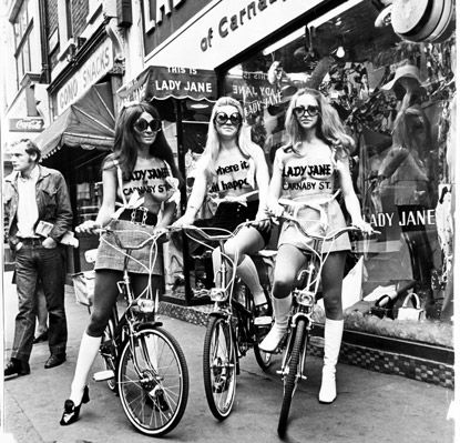 Ashen Lady: Carnaby Street 1960s London, Swinging 60s, Swinging London, Carnaby Street, Swinging Sixties, Famous Girls, Vintage Rock, Old London, 1960s Fashion