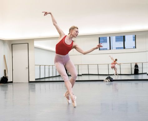 New York City Ballet Aesthetic, Sara Mearns, Ballet Rehearsal, Ballet Stuff, How To Work Out, New York City Ballet, Balance Trainer, Exercise Physiology, Ballet Beauty