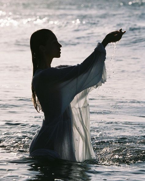 Modern Witchcraft, Aquarius Aesthetic, Lake Photoshoot, Water Witch, Moon In Aquarius, Water Shoot, Water Bearer, Beach Shoot, Goddess Energy