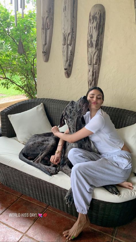 Athiya Shetty Instagram, Athiya Shetty, Bollywood Stars, Girls Dpz, Stylish Fashion, 15 Dresses, Stories Instagram, Star Fashion, For Dogs