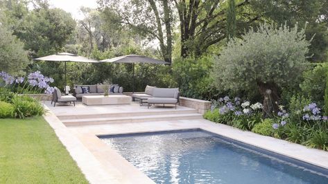 Redo Backyard, Contemporary Gardens, Pool Inspiration, Swimming Pool Landscaping, Pool Landscape Design, Patio Pool, Backyard Pool Designs, Swimming Pools Backyard, Backyard Living