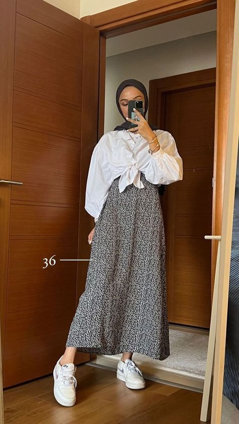 Hijab Style Summer, Hijab Outfit Summer, Denim Diy Clothes, Hijab Fashion Summer, Hijabista Fashion, Estilo Hijab, Modest Casual Outfits, Stile Hijab, Modesty Outfits