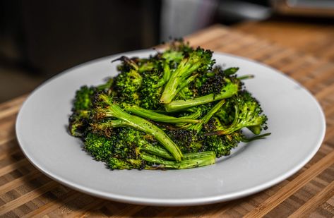 Air Fryer Broccoli Air Fryer Broccoli, Broccoli Health Benefits, Recipe Air Fryer, Broccoli Benefits, Buffalo Cauliflower Bites, Stuffed Pepper Dip, Buffalo Cauliflower, Cauliflower Bites, Fries In The Oven