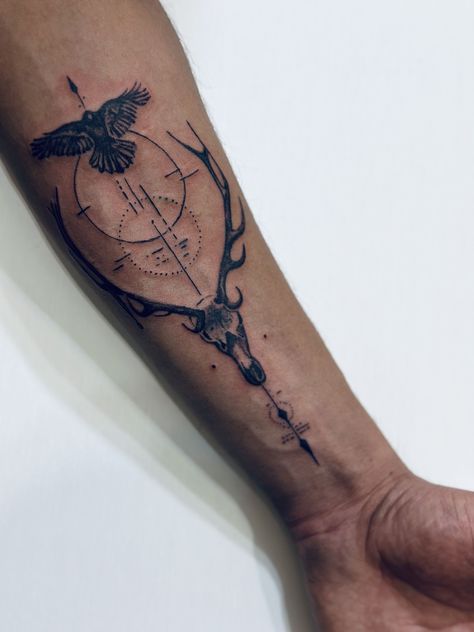 Airbrush Skull, 2024 Tattoo, Shoulder Cap Tattoo, Ufo Tattoo, Wrist Tattoo Ideas, Wrist Tattoo Designs, Line Tattoo Ideas, Capricorn Tattoo, Tattoo Leg