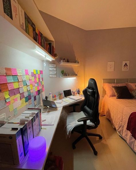 Study Desk Decor, Study Room Design, Pinterest Room Decor, Study Room Decor, Minimalist Room, Dream Room Inspiration, Room Makeover Bedroom, Home Office Setup, Room Makeover Inspiration