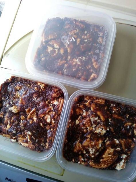 Kek Batik Saiz Kecil  RM4 Batik Aesthetic, Aesthetic Packaging, Batik, Takeout Container, Packaging, Quick Saves