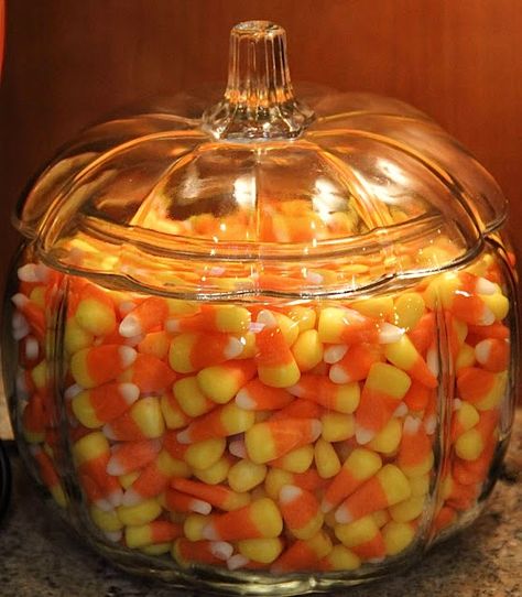 candy corn Childhood Halloween, Halloween Sleepover, Girl Hood, Spooky Spooky, Halloween Baskets, Ghost Girl, Halloween Games For Kids, Fall Mood, Halloween Candy Corn