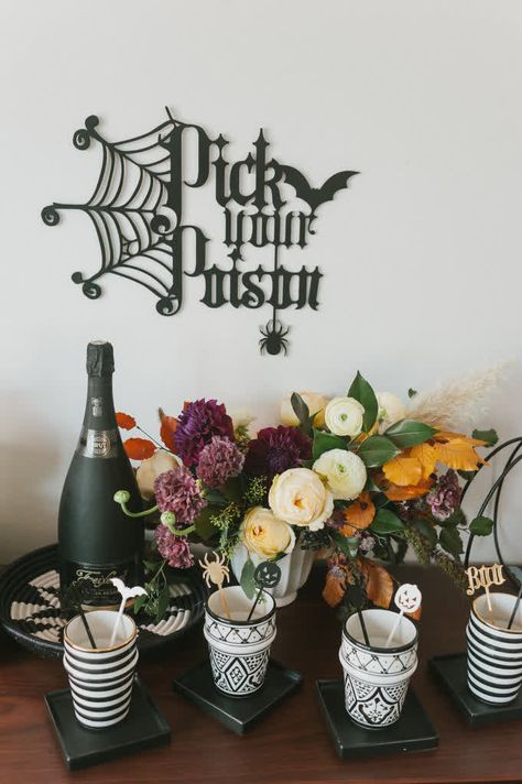 Halloween Bridal Showers, Hocus Pocus Party, Halloween Bar, Halloween Baby Shower Theme, Classy Halloween, Halloween Dinner, Bar Set Up, Bachelorette Party Themes, Bach Party