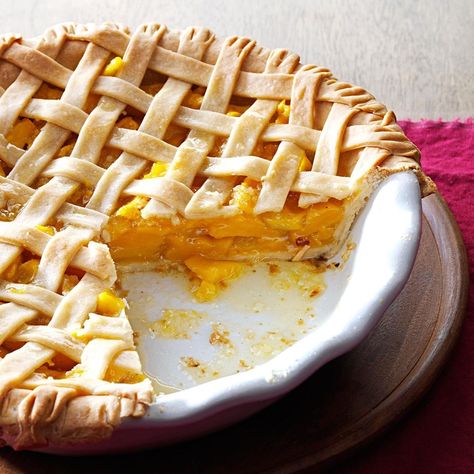 Mango Pie with Coconut Crust Mango Pie Recipe, Mango Cakes, Easter Baking Recipes, Coconut Crust, Mango Pie, Creamy Pie, Favorite Pie Recipes, Lime Pie Recipe, Mango Tango