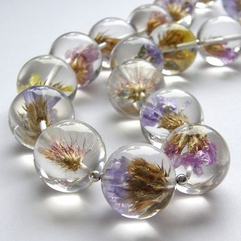 Gorgeous Flowers, Resin Flowers, Bijoux Diy, Wire Earrings, Resin Diy, Schmuck Design, Jewelry Projects, Lampwork Beads, Jewelry Tutorials