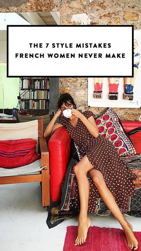 Jeanne Damas: French style fashion rules #women'sstyle #french #women's #style French Style Haircut, French Style Fashion, French Style Clothing, Minimalist Fashion Summer, Minimalist Moda, French Wardrobe, French Summer, Fashion Rules, Style Parisienne