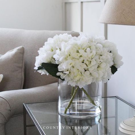 Round Vase Flower Arrangements, Vase Flower Arrangements, Country Interiors, White Hydrangeas, Flower Vase Arrangements, Country Interior, Round Vase, Vase Flower, Flower Display