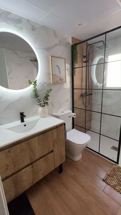 Ideas Baños, Small Bathroom Interior, Small Space Bathroom, Washroom Design, Bathroom Redesign, Bathroom Design Inspiration, Bathroom Inspiration Decor, Small Bathroom Design, Bathroom Design Small