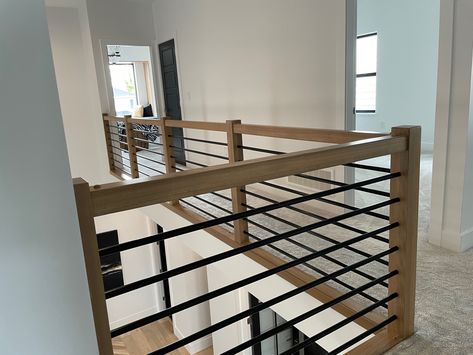 Horizontal Spindles Railing Ideas, Interior Balcony Railing Design, Horizontal Banister Railing Ideas, Modern Loft Railing Ideas, Indoor Loft Railing Ideas, Stairs With Horizontal Railing, Stairway Railing Ideas Banisters, Horizontal Railing Stairs, Horizontal Stair Railing Ideas