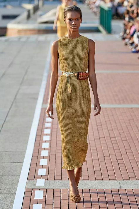 Outfit Essentials, 여름 스타일, Vogue Knitting, Knitwear Fashion, Summer Knitting, Knitted Dress, Fashion Weeks, Fashion Show Collection, Fashion 2020