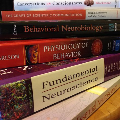 What are the best introductory neuroscience books? Which ones would we recommend for the enterprising high school student, interested in learning about Neuroscience and it's principles? I list 4 textbooks and one non-fiction book, then (reminded that textbooks are really expensive), I add on an onli Neuroscience Books, Real Witchcraft, Business Books Worth Reading, Dark Psychology, Witchcraft Spells, Online Textbook, Empowering Books, Books To Read Nonfiction, Psychology Student