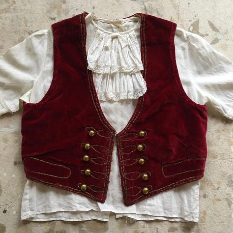 THIEF ISLAND on Instagram: “antique maroon velvet vest with bullion details & eyelet hooks up the front - coming to the shop soon 👀👀 tags welcome SOLD” Red Vest Aesthetic, Clothing Aesthetics, Cosplay Reference, Velvet Vest, Oc Inspo, Pantone Colors, Red Vest, Senior Prom, Artist Style