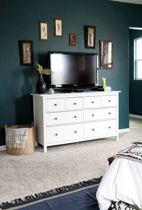 Dark Wall White Furniture, Dark Green Walls White Furniture, White Furniture Dark Walls, Dresser Accent Wall, Dark Teal Bedroom Ideas Accent Wall, Dark Bedroom White Furniture, Dark Room With White Furniture, Bedroom Teal And Grey, Bedroom Color With White Furniture