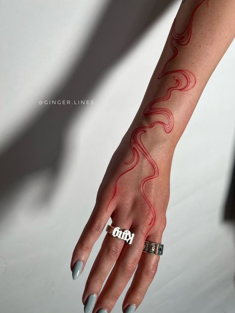 abstract liquid lines tatouage feminin karma tattoo design Hand Abstract Tattoo, Swirl Back Tattoo, Red Tattoo Abstract, Abstract Liquid Tattoo, Red Tattoo Fine Line, Abstract Line Tattoo Arm, Liquid Tattoo Design, Red Lines Tattoo, Red Ink Hand Tattoo