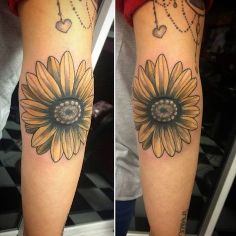 Shoulder Piercing, Flower Elbow Tattoo, Elbow Tats, Elbow Tattoos For Women, Tattoo On Elbow, Tattoos Sunflower, Tattoo Elbow, Inner Elbow Tattoos, Sunflower Tattoo Sleeve