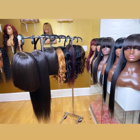 Wig Stylist Aesthetic, Wig Business Aesthetic, Wig Shop Design Ideas, Wig Store Ideas, Wig Business Ideas, Unisex Hairstyles, Salon Board, Valentino Store, Wig Business