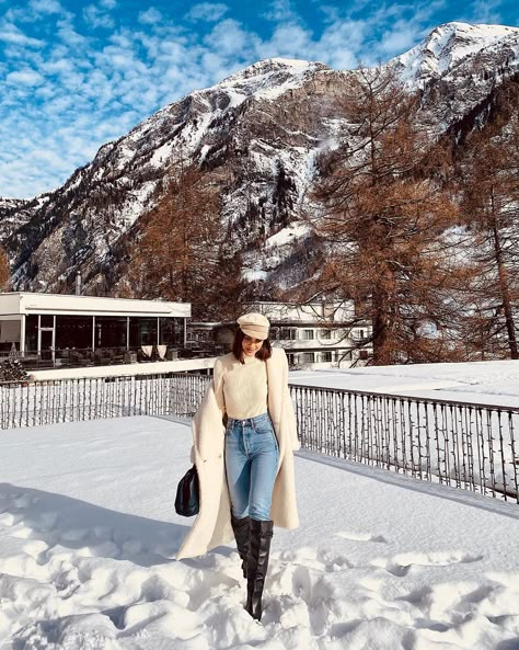 Jammu And Kashmir Outfit Ideas, Kashmir Trip Outfit Ideas Winter, Jammu Kashmir Travel Outfits, Snow Mountain Photography, Winter Outfit Europe, Mountain Outfit Winter Cold Weather, Mountain Trip Outfit Winter, Mountains Outfit Winter, Snowy Outfits Winter