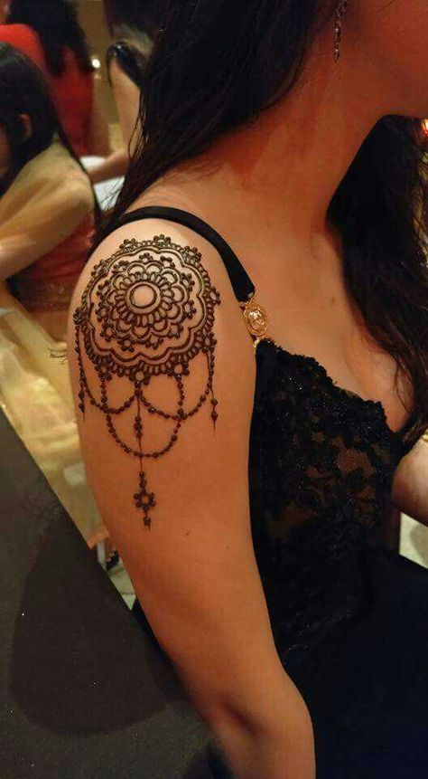 Henna Shoulder Designs, Shoulder Henna Designs, Henna Shoulder Tattoo, Henna On Shoulder, Shoulder Mehndi Designs, Shoulder Mehendi, Henna Designs Shoulder, Shoulder Henna Tattoo, Henna 2023