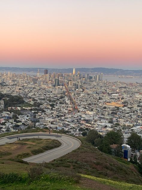 Twin peaks San Francisco San Francisco Twin Peaks, Twin Peaks San Francisco, San Francisco Aesthetic, San Francisco At Night, Usa San Francisco, Jeans Summer, Global City, Living In San Francisco, Au Pair