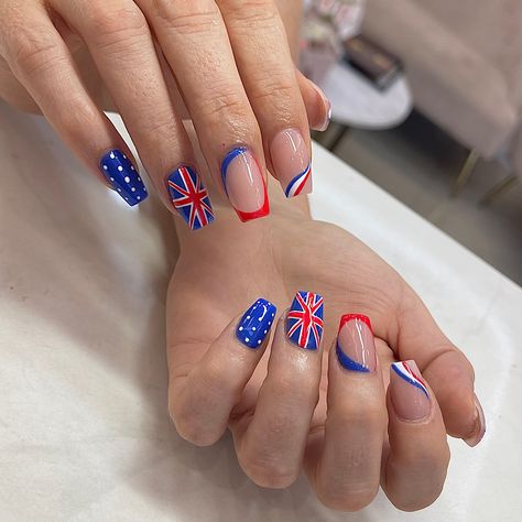 Uk Flag Nail Art, British Flag Nail Art, Nail Art Flag Design, Union Jack Nail Art, England Flag Nails, New Zealand Nails Design, British Nail Art, London Marathon Nails, England Nails Designs