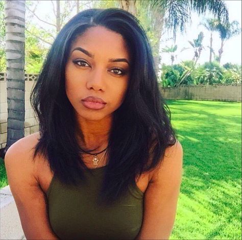 Vlasové Trendy, Pelo Afro, Hair Straight, Relaxed Hair, August 11, Smooth Hair, Straight Hair, Shoulder Length, Weave Hairstyles