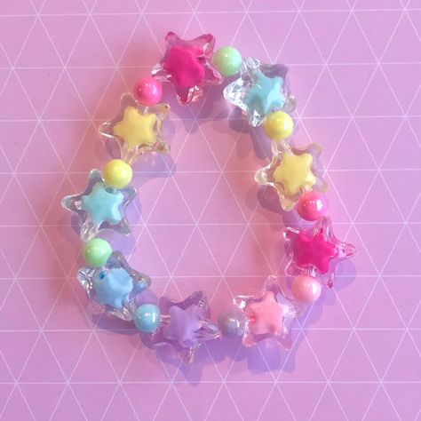 Kawaii Bracelet Diy, Little Accessories, Kandi Cute, Cutecore Bracelet, Kawaii Kandi, Kawaii Bracelet, Kawaii Necklace, 00s Mode, Diy Kandi Bracelets