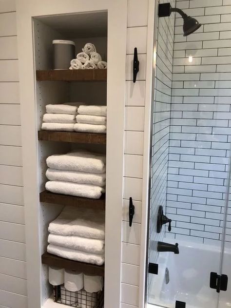 Old Mill Brick, Makeover Kamar Mandi, Diy Bathroom Storage, Decor Baie, Basement Bathroom, Small Bathroom Design, Bathroom Renos, Bathroom Design Small, Decor Minimalist