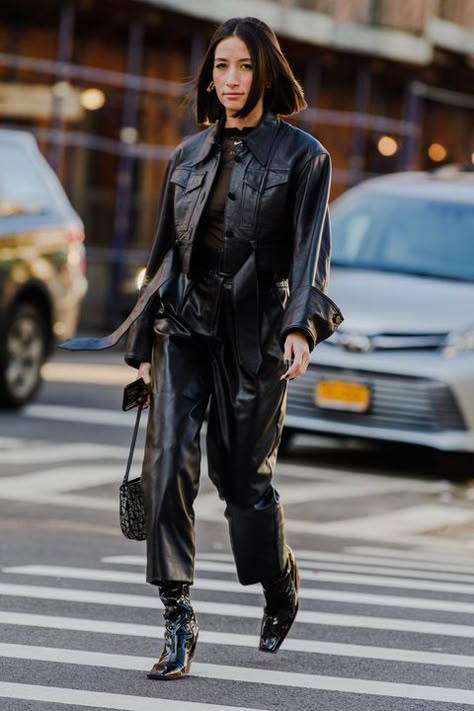 Street fashion, Clothing, Fashion, Outerwear, Fashion model, Footwear, Human, Jacket, Coat, Street, Monochromatic Dressing, Blazer En Cuir, 2020 Street Style, Leather Trend, New York Fashion Week Street Style, Nyfw Street Style, Song Of Style, Looks Street Style, Looks Black