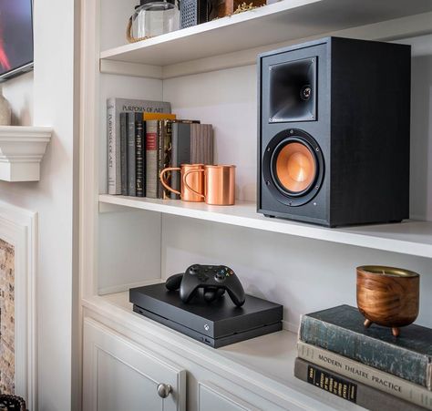 Best Wireless Surround Sound Systems Klipsch Speakers Living Room, Klipsch Speakers, Wireless Surround Sound, Home Theater Surround Sound, Vintage Bookshelf, Sound Systems, Audio Room, Surround Sound Systems, Home Automation System