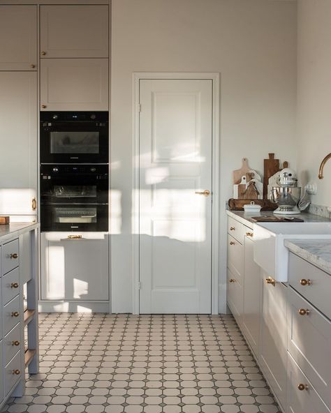 9 Budget-Friendly Kitchen Flooring Ideas That Maintain Style - gramydeco