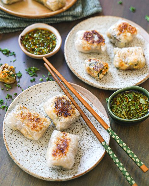 Rice Paper Dumplings Recipe Recipes Using Rice, Rice Paper Dumplings, Rice Paper Recipes, Edgy Veg, Homemade Dumplings, Dumpling Wrappers, Dumplings Recipe, Gluten Free Rice, Dumpling Recipe