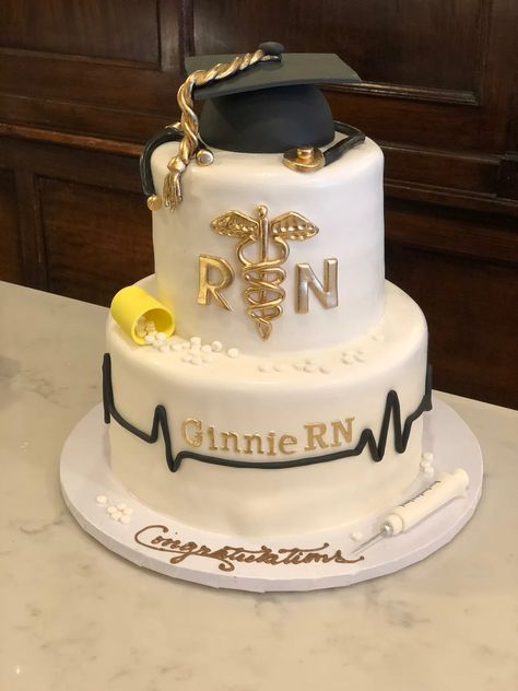 Physician Assistant Cake Ideas, Nursing Graduate Cake, Nurses Graduation Cakes, Cake For Doctor Graduation, Cake For Nurse Graduation, Nurse Grad Cake Ideas, Nurse Graduate Cake, Medical Graduation Cakes, Dr Graduation Cake