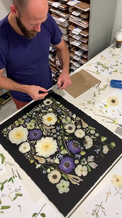 Flower Press Studio on TikTok Flower Press Studio, Flower Press Crafts, Ib Art, Flower Pressing, Pressed Flower Crafts, Flower Press, Flower Business, Black Flower, Pressed Flower