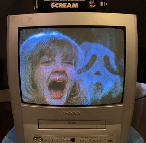 1996 Scream, 90s Horror Movies, 90s Horror, Halloween Week, Slasher Film, 80s Horror, Slasher Movies, Scream Movie, Retro Horror