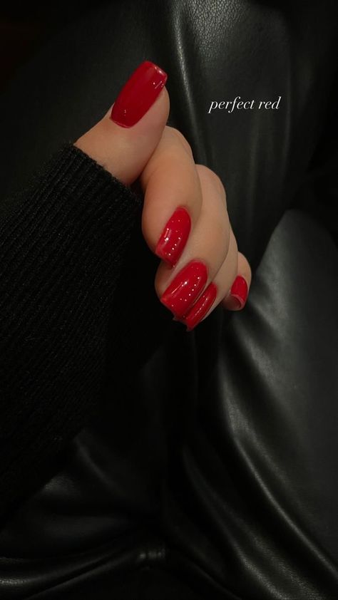 Short Red Nails, Permanente Make-up, Smink Inspiration, Work Nails, Nagel Inspo, Elegant Nails, Classy Nails, Fire Nails, Pretty Acrylic Nails