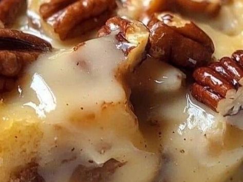 Savor the Richness of New Orleans: Classic Bread Pudding with Bourbon Sauce - NewsBreak Classic New Orleans Bread Pudding, New Orleans Bread Pudding, New Orleans Bread, Bread Pudding With Bourbon Sauce, Classic Beef Stew Recipe, Classic Bread Pudding, Patty Melt Recipe, Lush Recipes, Christmas Pudding Recipes