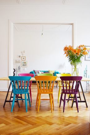 Colorful Apartment Decor, Diy Esstisch, Easy Home Improvement Projects, Easy Home Improvement, Colorful Apartment, Loft Ideas, Diy Dining Table, Diy Dining, Dining Room Colors