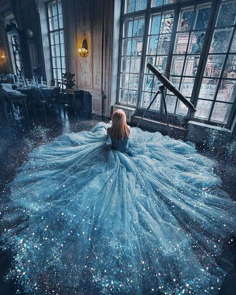 ⭐"Trátame como una reina y te trataré como un rey...Trátame como un juego y te mostraré como se juega." ♡´･ᴗ･`♡ Foto Pertunangan, Sparkle Wedding Dress, Fashion Gowns, Princess Ball Gowns, Gowns Prom, Ball Gowns Evening, Cute Prom Dresses, Fantasy Gowns, Fairytale Dress