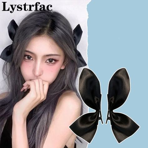 Korean Accessories, Kawaii Hairstyles, Female Hair, Bow Hairstyle, Ribbon Hairstyle, Clip Hairstyles, Peinados Fáciles Para Cabello Corto, Hair Accessories Clips, Bow Clip