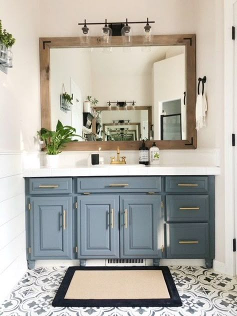 Bathroom Vanity Cabinet Color Trends for 2020 | Hunker Diy Bathroom Reno, Design Interior Baie, Spiegel Diy, Bathroom Cabinets Diy, Bilik Air, Interior Design Minimalist, Bathroom Mirror Frame, Builder Grade, Decor Baie